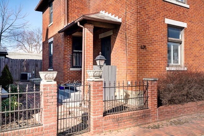 Building Photo - 625 S 6th St