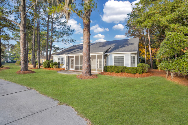 Private green space adjacent - 61 Crescent Plantation