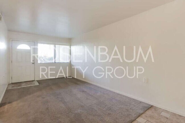 Foto del edificio - Gorgeous 1-bed, 1-bath downstairs apartmen...