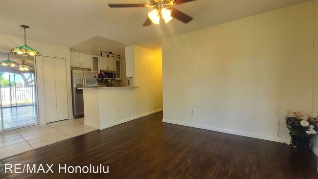 Foto del edificio - 2 br, 1.5 bath House - 94-549 Lumiaina St ...