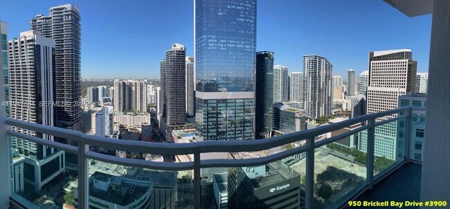 Foto del edificio - 950 Brickell Bay Dr