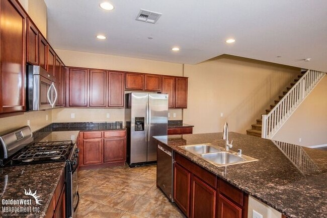 Building Photo - Stunning 4Bdm 3Ba Two-Story Home in the In...