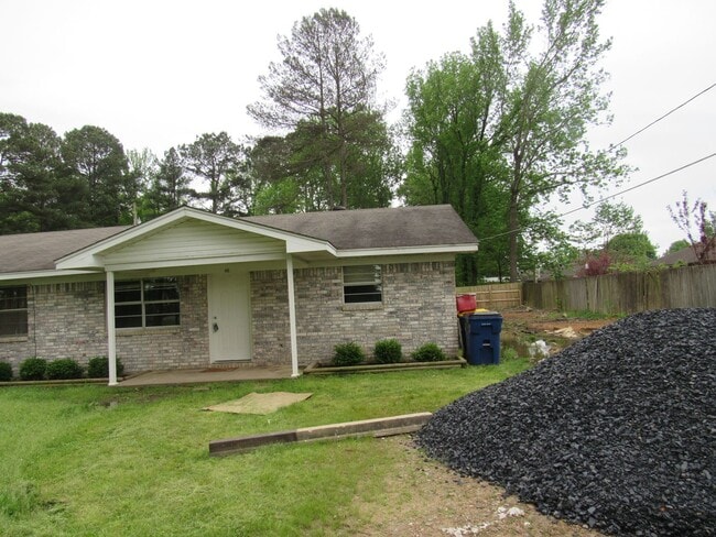 Building Photo - 415 Waymack Dr