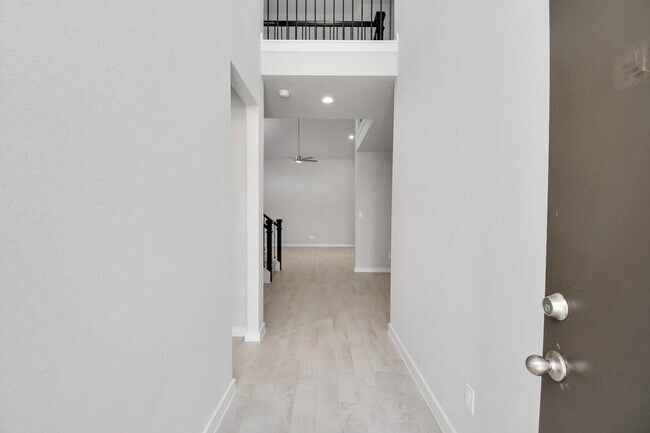 Building Photo - 11827 Royal Willow Ln
