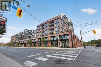 Building Photo - 858 Dupont St
