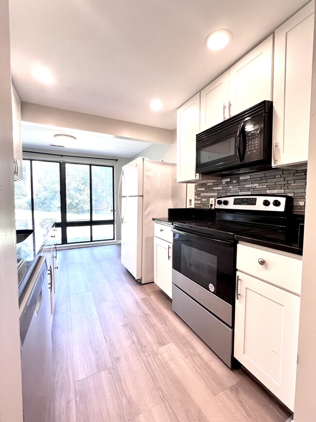Building Photo - 18141 Chalet Dr