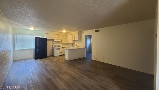 Foto del edificio - 2937 Stewart Ave