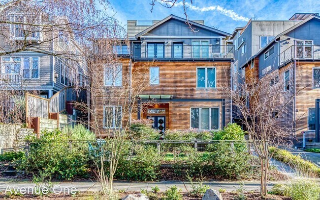 Foto del edificio - 4 br, 4.5 bath House - 732 Boylston Ave E #A