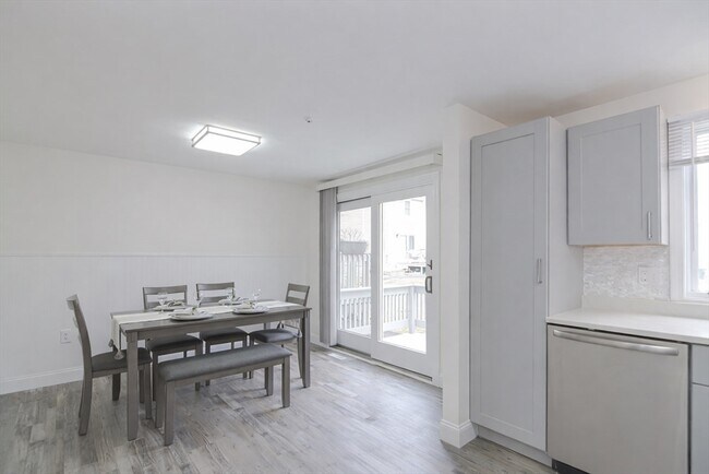 Building Photo - 80 Broadway