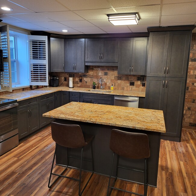 Kitchen Center - 2815 W Price Creek Rd