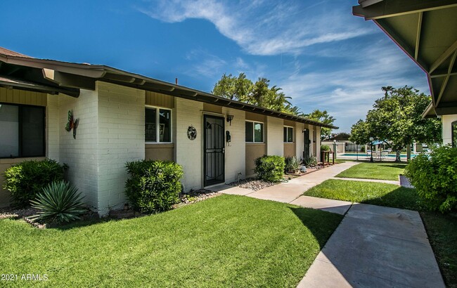 Building Photo - 6721 E McDowell Rd