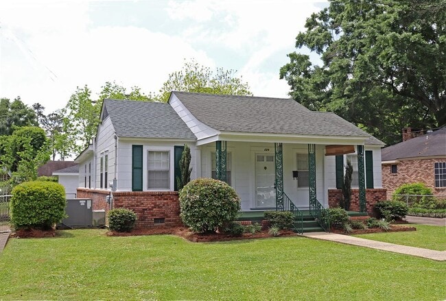 Building Photo - 129 W Cherry Dr