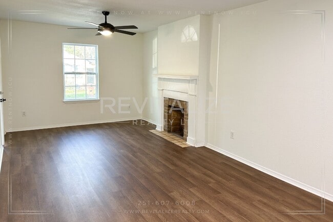 Building Photo - 2 bed/1 bath Oakdale Home with Modern Updates