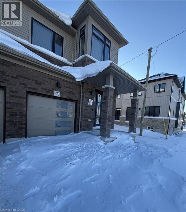 Photo du bâtiment - 879 Douro St