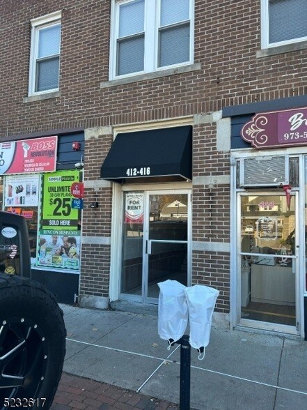 Foto del edificio - 412-416 Bloomfield Avenue Unit 22