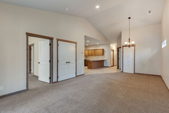 Building Photo - 408 W Davidson Ave