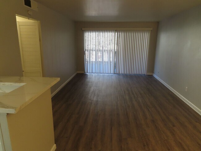 Foto del edificio - 6406 Friars Rd