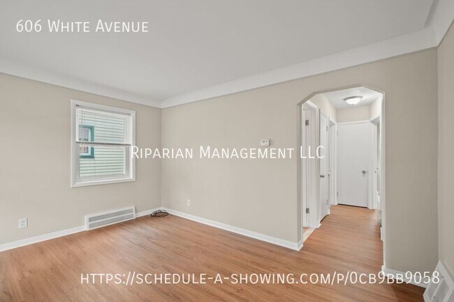 Building Photo - Beautiful Lincoln Park home