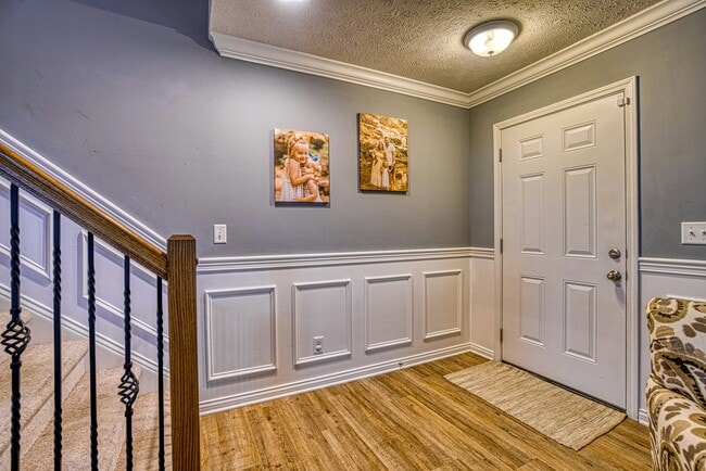Building Photo - 4880 Imperial Dr