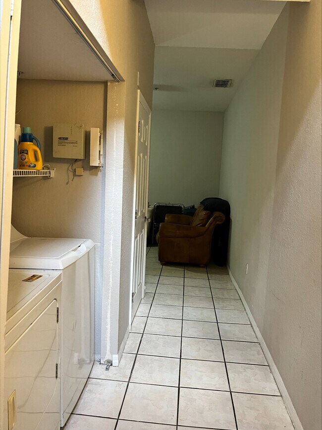 Foto del edificio - 5028 Sunridge Palms Dr