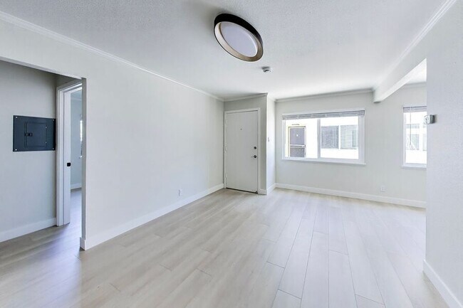 Foto del edificio - 1265 Oak Grove Ave