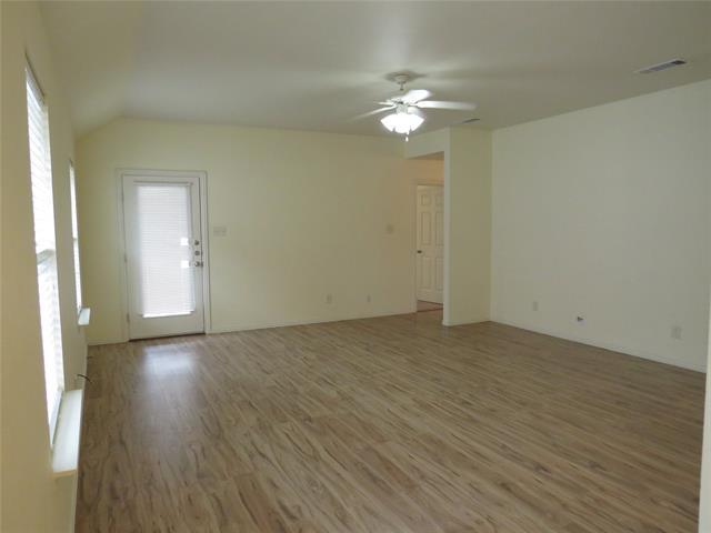 Building Photo - 2212 Arrowhead Dr