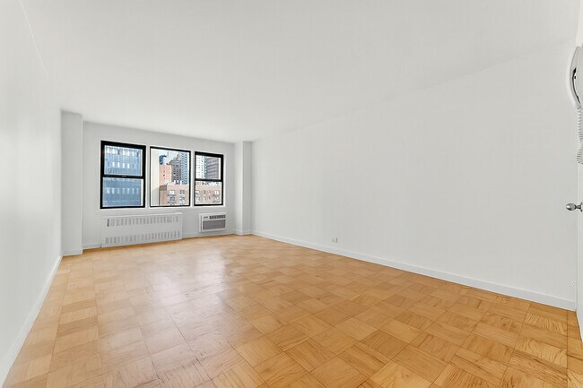 Foto del edificio - 303 E 56th St