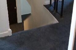 Escaleras al segundo piso - 509 W 136th Pl