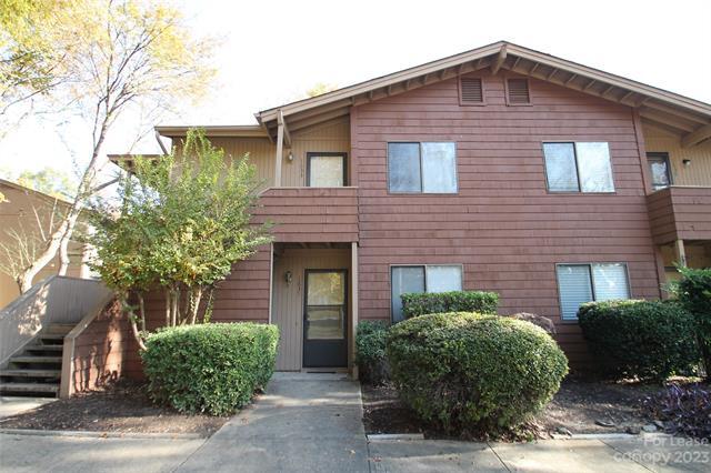 Primary Photo - 1635 Cedarview Ct