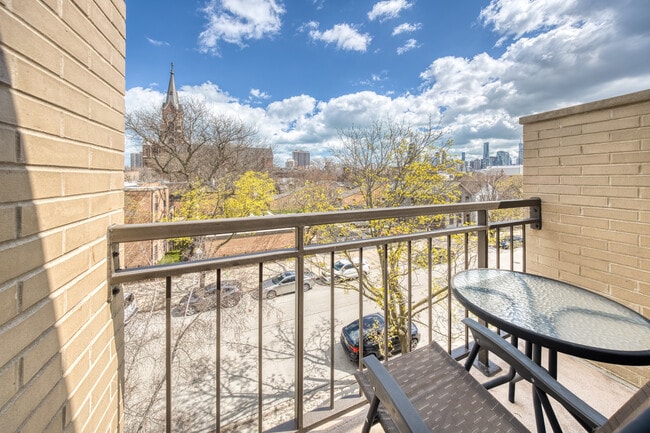 Building Photo - 1644 N Mohawk St