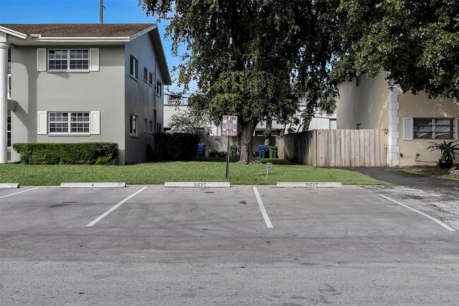 Foto del edificio - 1049 NW 30th Ct