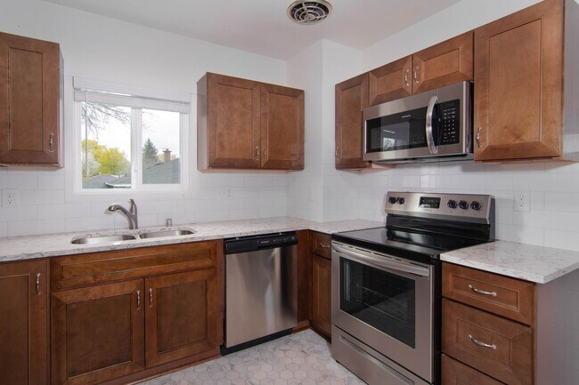 Foto del edificio - Fully updated 2 Bed 1 Bath Valley home.  H...
