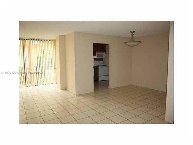 Foto del edificio - 17011 N Bay Rd