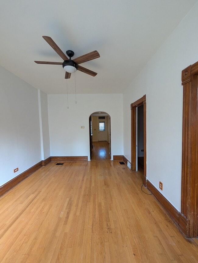 Photo - 1935 N Leavitt St Apartment