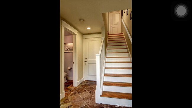 Building Photo - 108 17th Ave