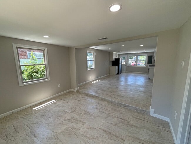 Foto del edificio - Single Family Home in Glen Burnie