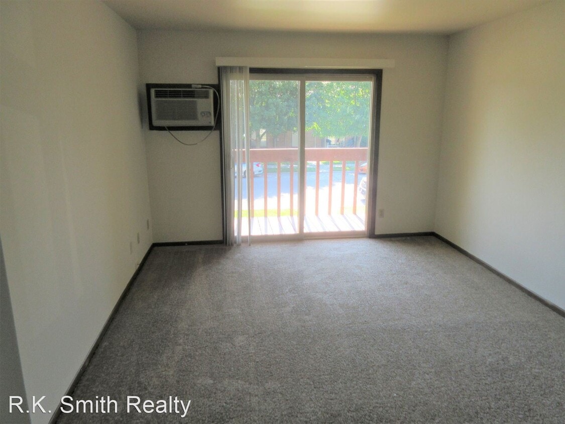 615 Mary Ln, Milton, WI 53563 Apartment for Rent in Milton, WI