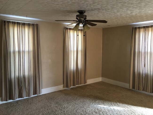 living room - 543 Mountain Run Rd