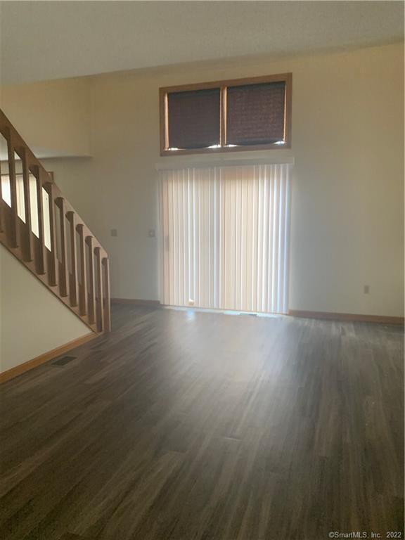 Foto del edificio - 125 Ivy Ln