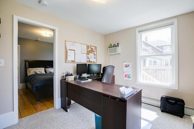 Foto del edificio - 1123 Chatsworth St N #1