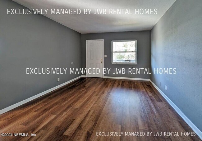 Foto del edificio - 239 E 16th St