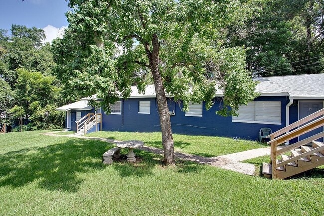 Building Photo - 316 E Pershing St