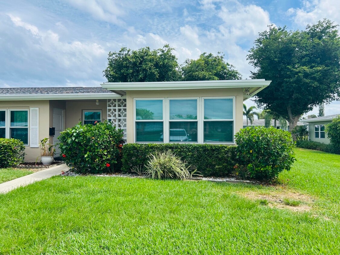 Foto principal - 250 High Point Blvd