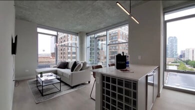 Building Photo - 107 W Hubbard St