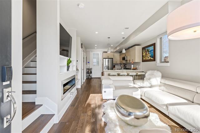 Foto del edificio - 3875 E 4th Ave