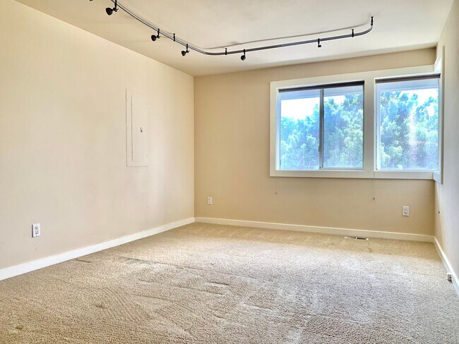 Building Photo - Great Home For Rent