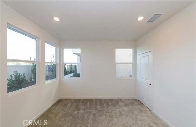 Foto del edificio - 2961 W Lincoln Ave