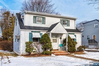 Building Photo - 116 Edison St