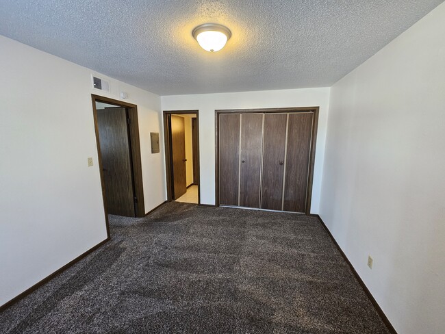 Foto del edificio - 3515 Pheasant Ln