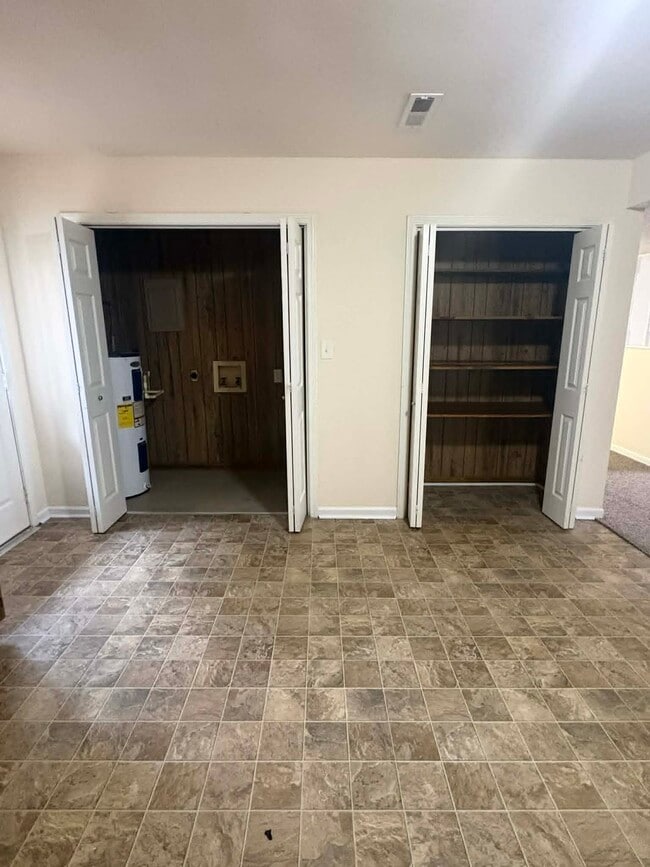 Building Photo - 1712 McGregor Ct